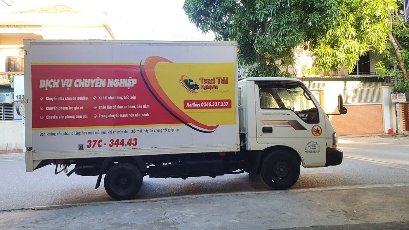 xe tải chở hàng tp vinh